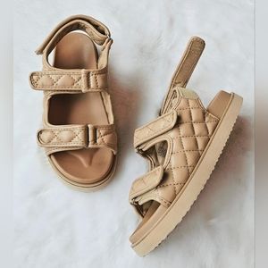 Gap sandals